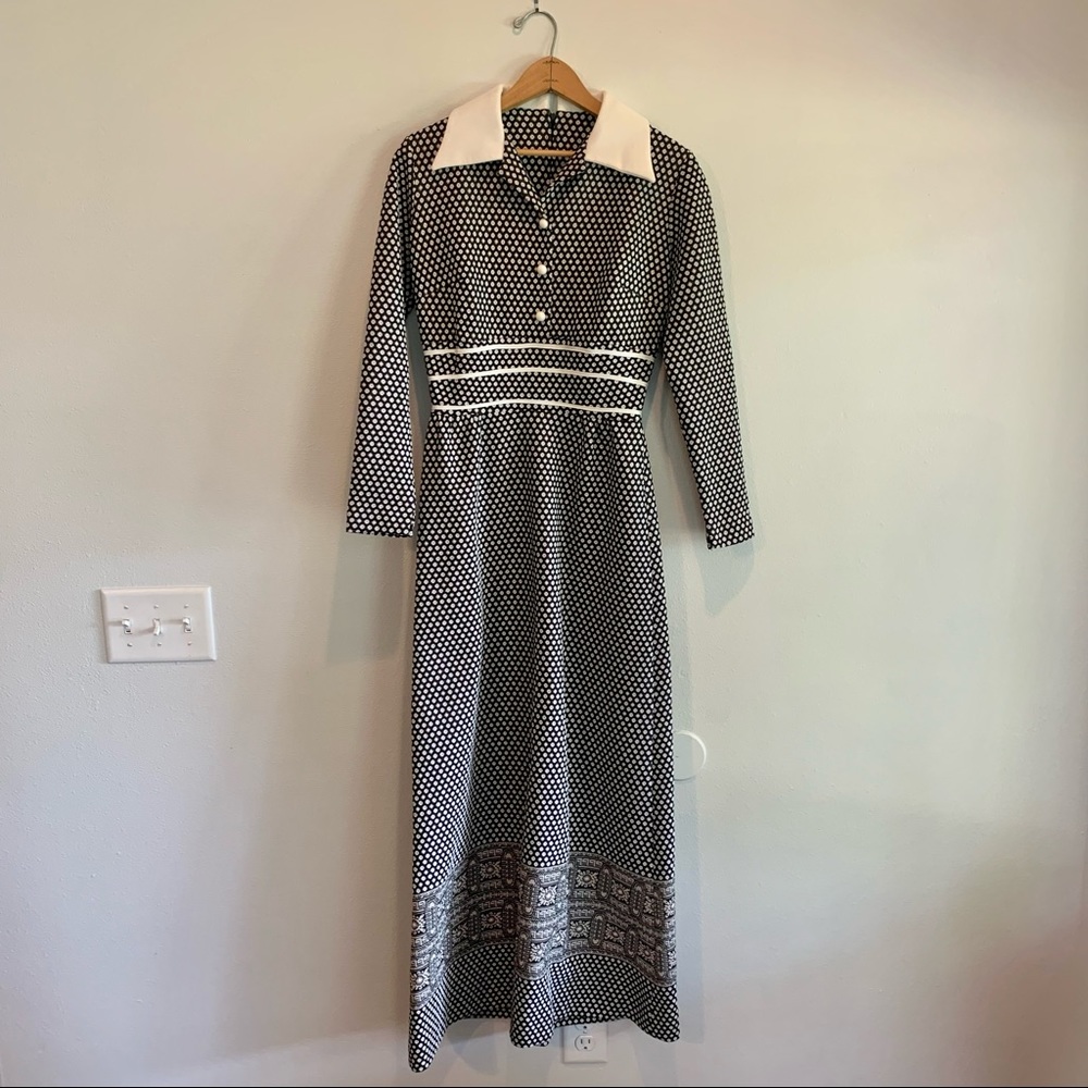 Vintage 1970s Black White Statement Maxi Dress